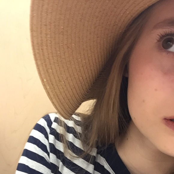 Gillian Morgan - Poshmark Profile Picture of Gillian Morgan (@perfectgem) on Poshmark