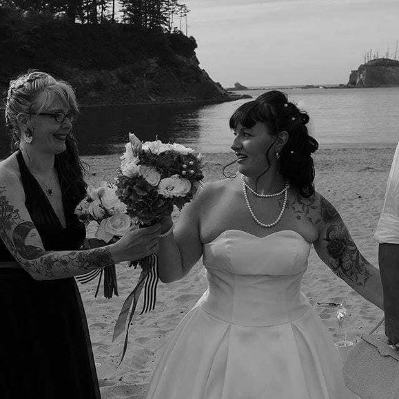 Profile Picture of Alice Stellar (@alicestellar17) on Poshmark