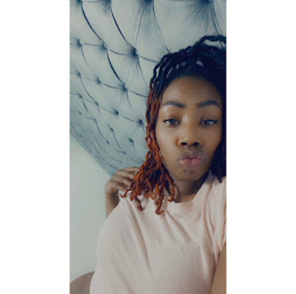 Profile Picture of Melly Melly (@mellymelly539) on Poshmark