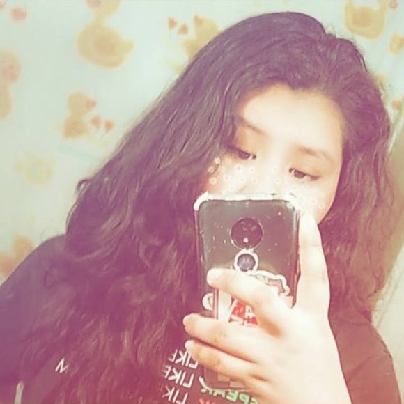 Profile Picture of Jessenia Sotelo (@jessenia_sotelo) on Poshmark