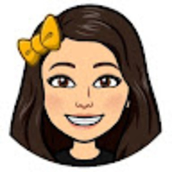 Profile Picture of Noelle Keane (@noellekeane) on Poshmark