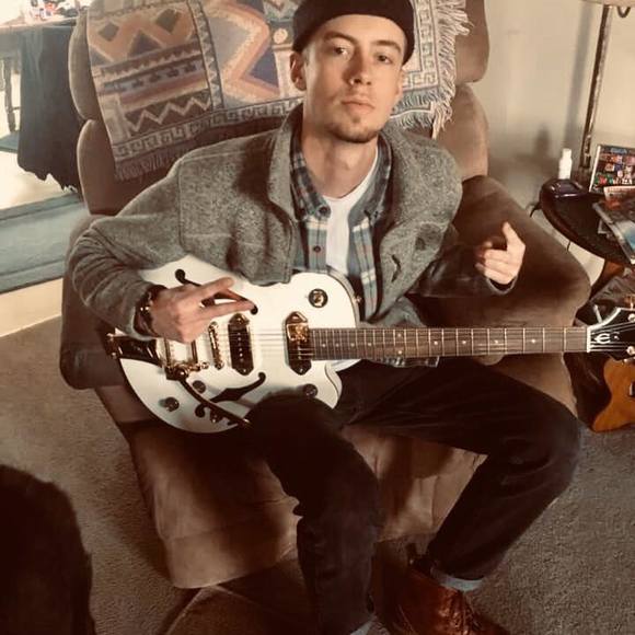 Profile Picture of Ezequiel Evaro (@ezequielevaro) on Poshmark
