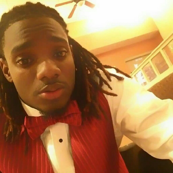 Profile Picture of Travis Shears (@bbytadpole) on Poshmark
