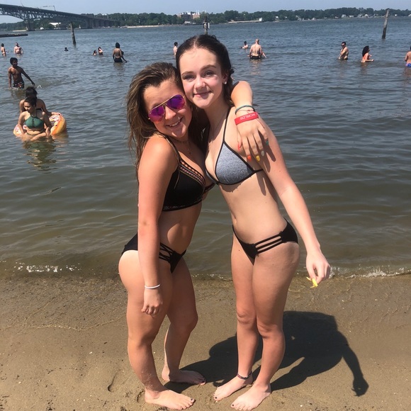Profile Picture of Emma Allgood (@emma_allgood) on Poshmark