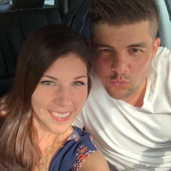 Profile Picture of Stacia Tuttle (@staysh44) on Poshmark