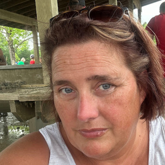 Profile Picture of Shelley Manning (@shelleymanning0) on Poshmark
