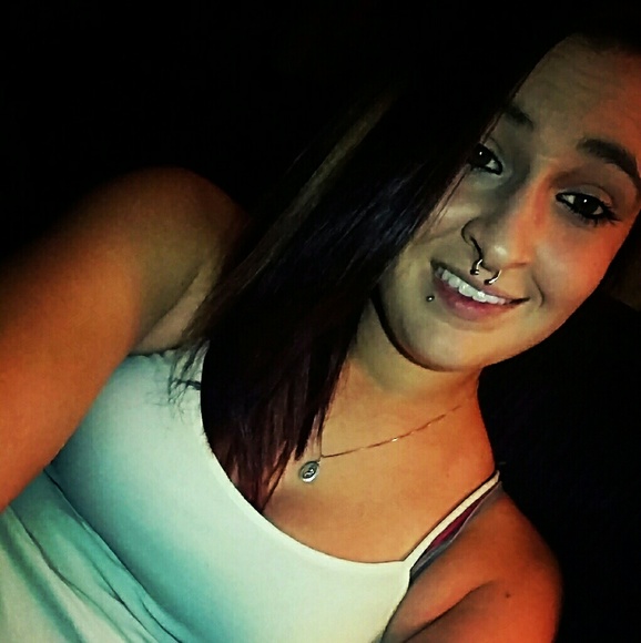 Profile Picture of Breanne Moore (@breebabe711) on Poshmark
