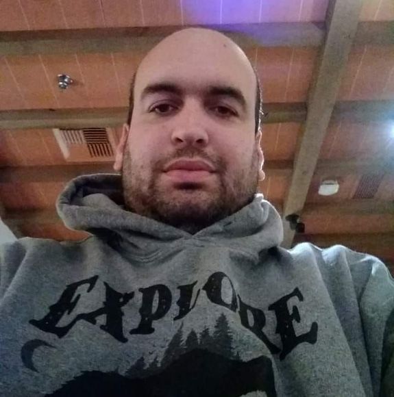 Profile Picture of Dustin Snow (@dustinsnow473) on Poshmark