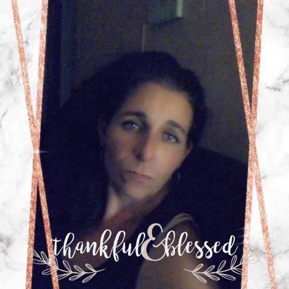 Profile Picture of Dawn Dennis (@dawn70462) on Poshmark