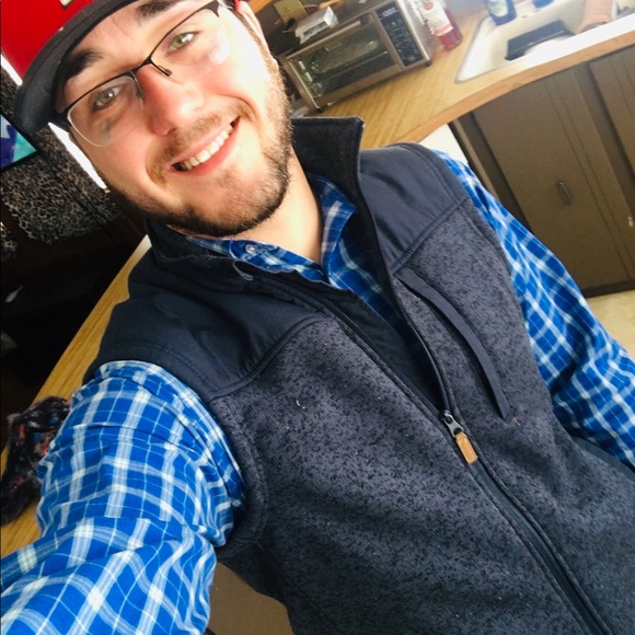 Profile Picture of Jonathan Buxton (@jonathan_buxton) on Poshmark