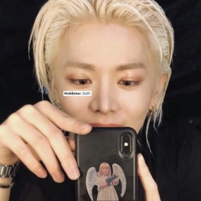 Profile Picture of 𝔪𝔞𝔯𝔦 ♡ 𝗺𝗮𝗿𝗸 (@starrylees) on Twitter