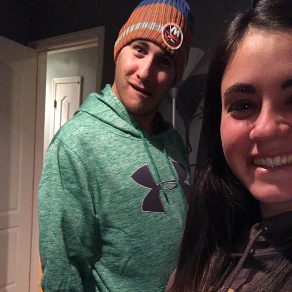 Profile Picture of Carli Brust (@carlibrust) on Poshmark