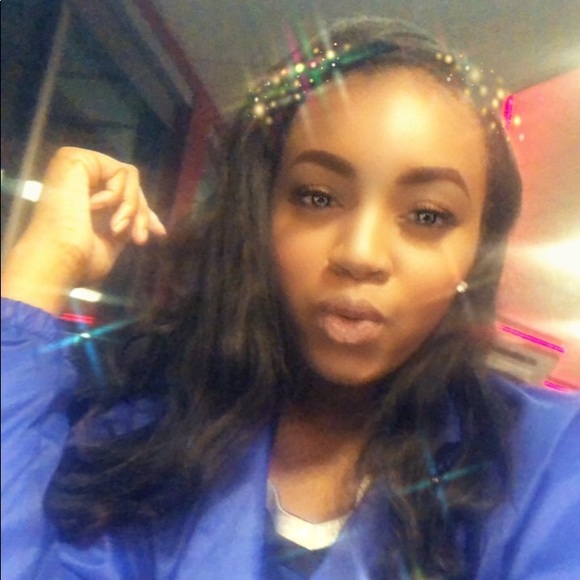 Profile Picture of Anaya Woolfolk (@anayawoolfolk) on Poshmark