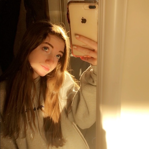 Profile Picture of Dani rose Cain (@heyimdaniii) on Poshmark