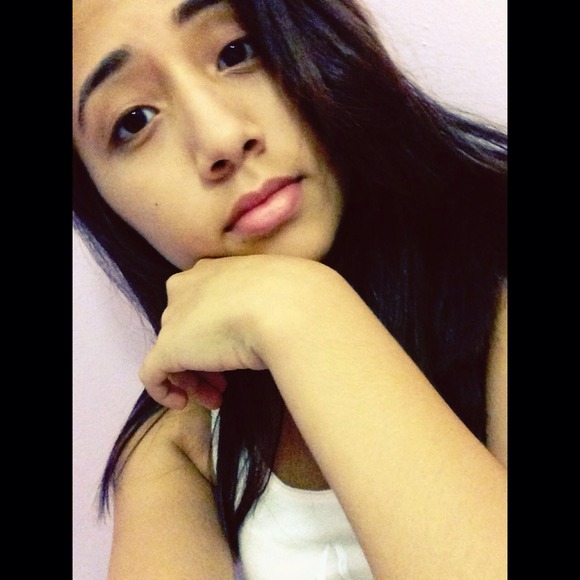 Profile Picture of Nathalie Lalama (@hainathalie) on Poshmark