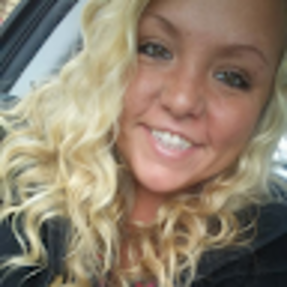 Profile Picture of Nichole Harrell (@nichole_harrell) on Poshmark