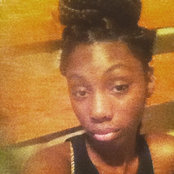 Profile Picture of Aaliyah Jones (@leahhhhhh18) on Poshmark