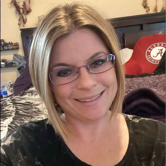 Profile Picture of Bryana Collier (@bryanacollier) on Poshmark