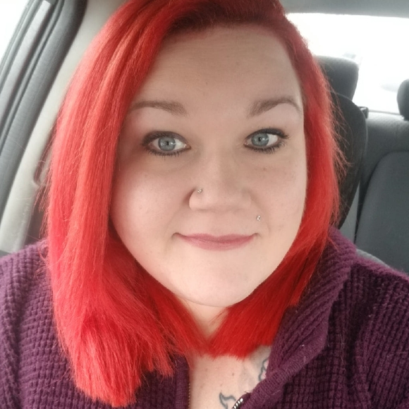 Profile Picture of Olivia Rohlfs (@oliviarr) on Poshmark