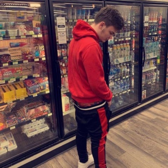 Profile Picture of Jeremiah Meyer (@jeremiah_meyer) on Poshmark