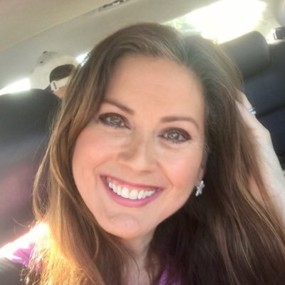 Profile Picture of Elizabeth Hardy (@ElizabethBHardy) on Twitter