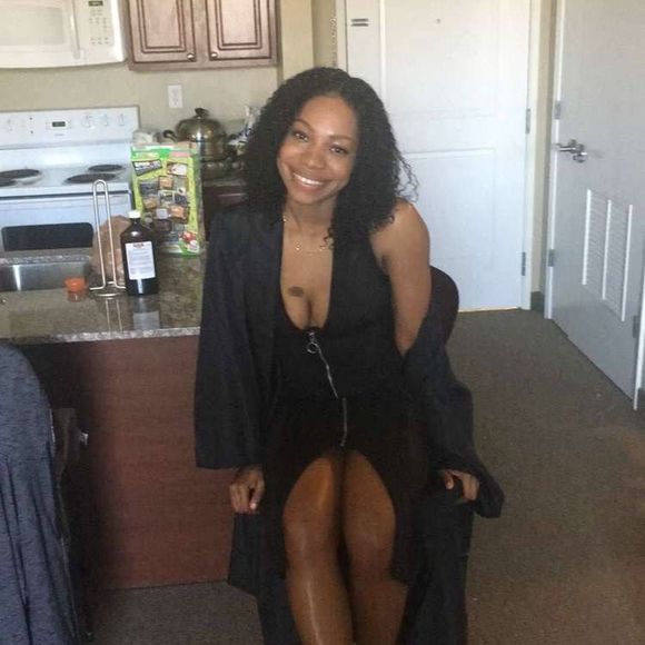 Profile Picture of Jewel Drigo (@jeweldrigo) on Poshmark