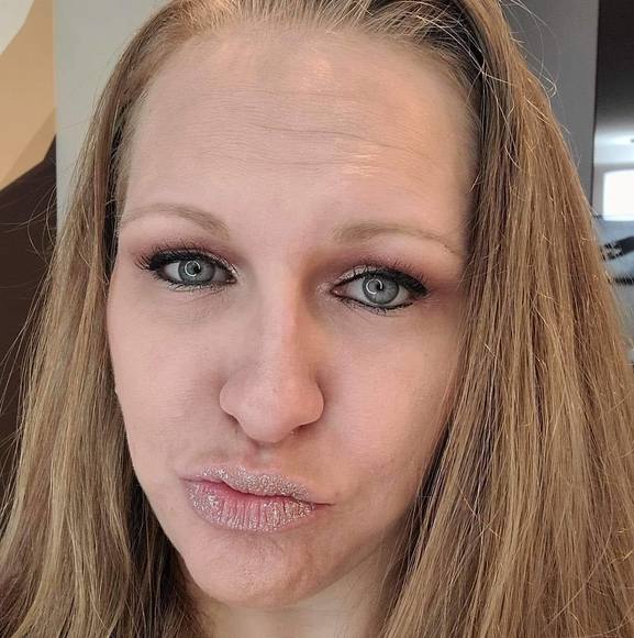 Profile Picture of Candice Gibson (@liverman95) on Poshmark