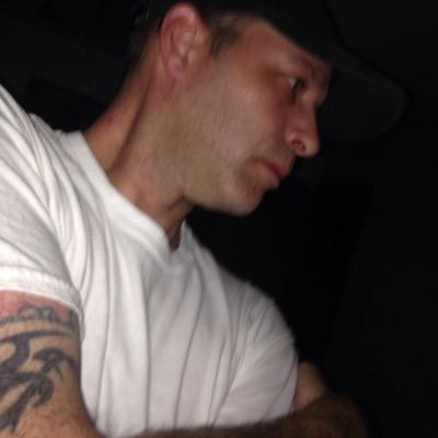 Profile Picture of Mike Kamp (@curio_8) on Twitter