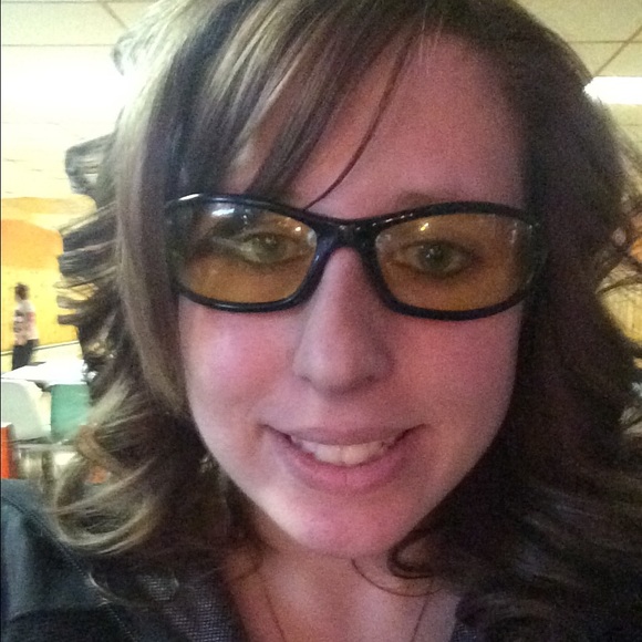 Profile Picture of Casey Small (@casey52711) on Poshmark
