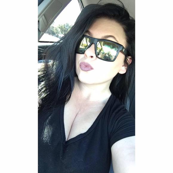 Profile Picture of Marlana Hayes-davenport (@lanabug96) on Poshmark