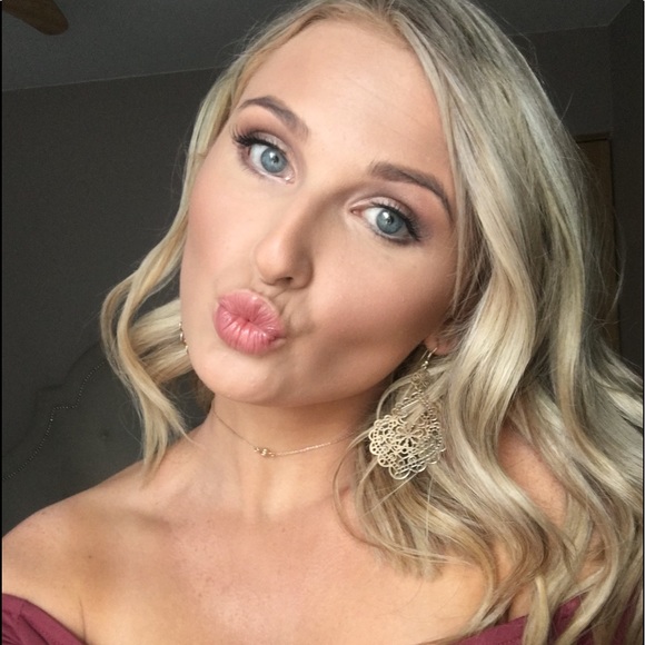 Profile Picture of Joanma Chodorowicz (@jchod12345) on Poshmark