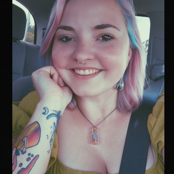 Profile Picture of Kristen Batye (@kristenmg1) on Poshmark