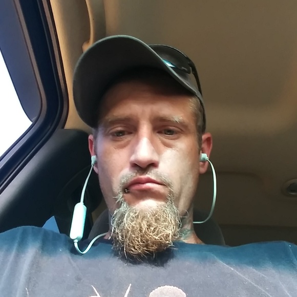 Profile Picture of Kenneth West (@kennywayne88) on Poshmark