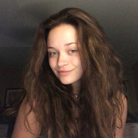 Haley Beauparlant - Poshmark Profile Picture of Haley Beauparlant (@hbeauparlant) on Poshmark