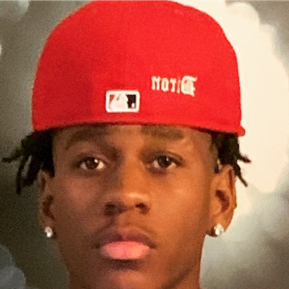 Profile Picture of Julian Johnson (@julianjohnso391) on Poshmark