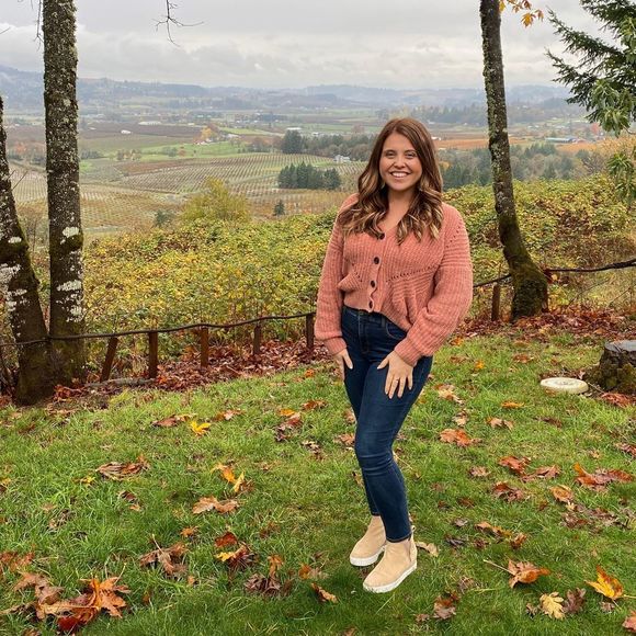 Profile Picture of Lacey Cope (@laceycope) on Poshmark