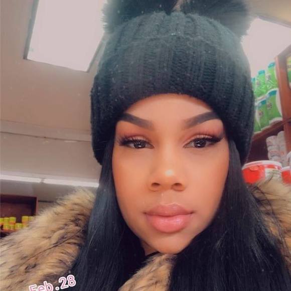 Profile Picture of Danielle Alexander (@danix6514) on Poshmark