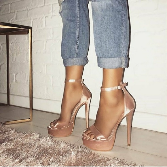 Profile Picture of Adrina Rocha (@azglamkita) on Poshmark