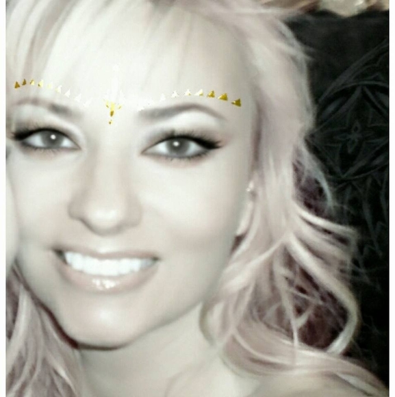 Profile Picture of Tarrah Distad (@tarrahdistad) on Poshmark