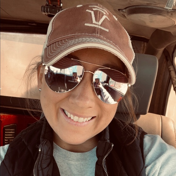 Profile Picture of Jessica Brisendine (@jessicabris) on Poshmark