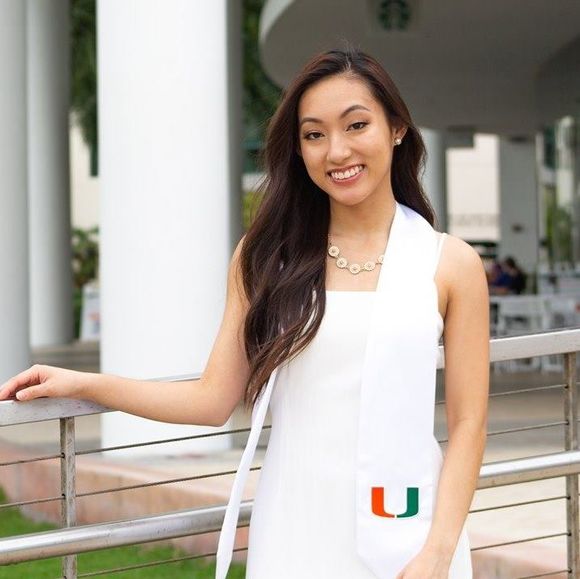 Profile Picture of Kim Lam (@kiml143) on Poshmark