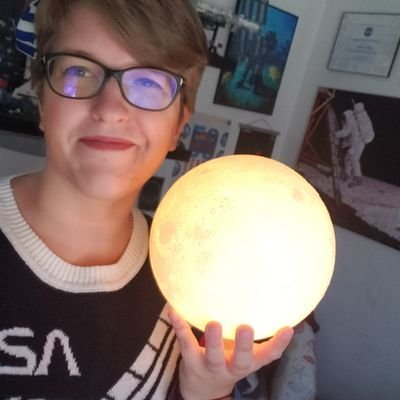 Profile Picture of Andrea C. Lloyd (@SciCommAndrea) on Twitter