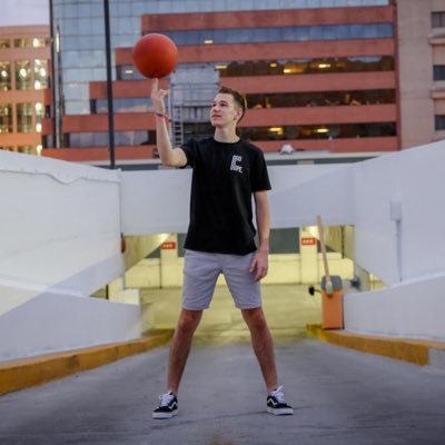 Profile Picture of Mitchy Sambaer (@mitchysambaer) on Twitter