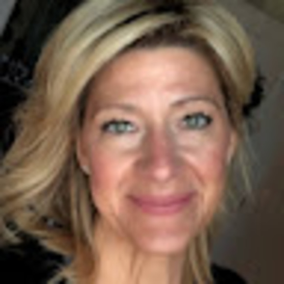 Profile Picture of Kim Swenson (@kimvbv68) on Poshmark