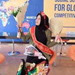 Profile Picture of Resti Widiarto make up (@restiwidiartomakeup) on Instagram