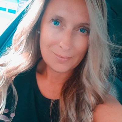 Profile Photo of Holly Moffitt (@HollyMoffitt5) on Twitter