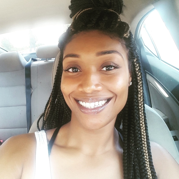 Lonnie Davis - Poshmark Profile Picture of Lonnie Davis (@lonnie_d) on Poshmark