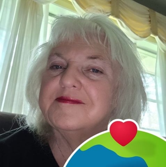 Profile Picture of Rhonda Covey (@49littleman49) on Poshmark