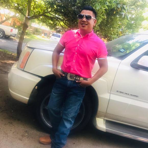 Profile Picture of Alberto Chavez (@chavezquedo) on Poshmark