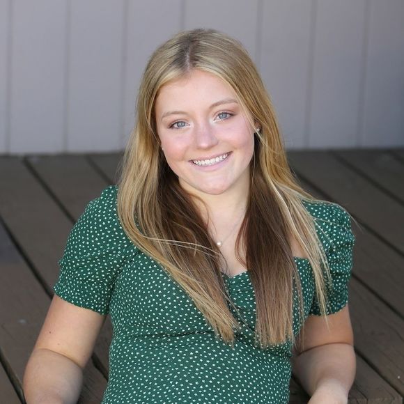 Profile Picture of Brynn Paccione (@brynn_paccione) on Poshmark